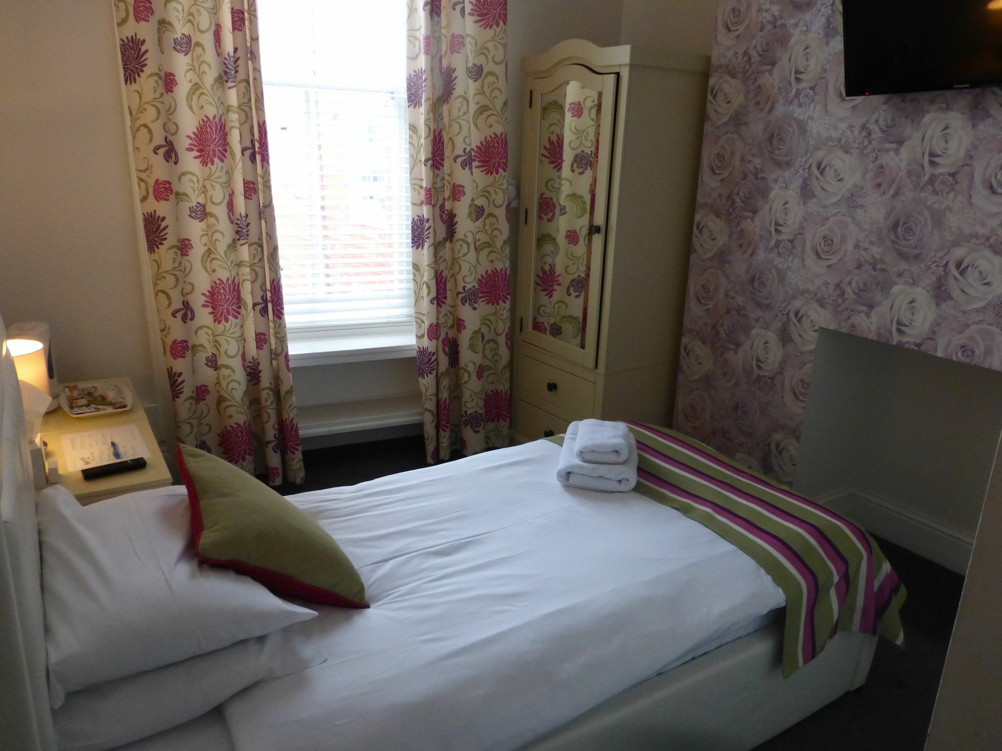 Harry'S Hotel & Restaurant Aberystwyth Zewnętrze zdjęcie
